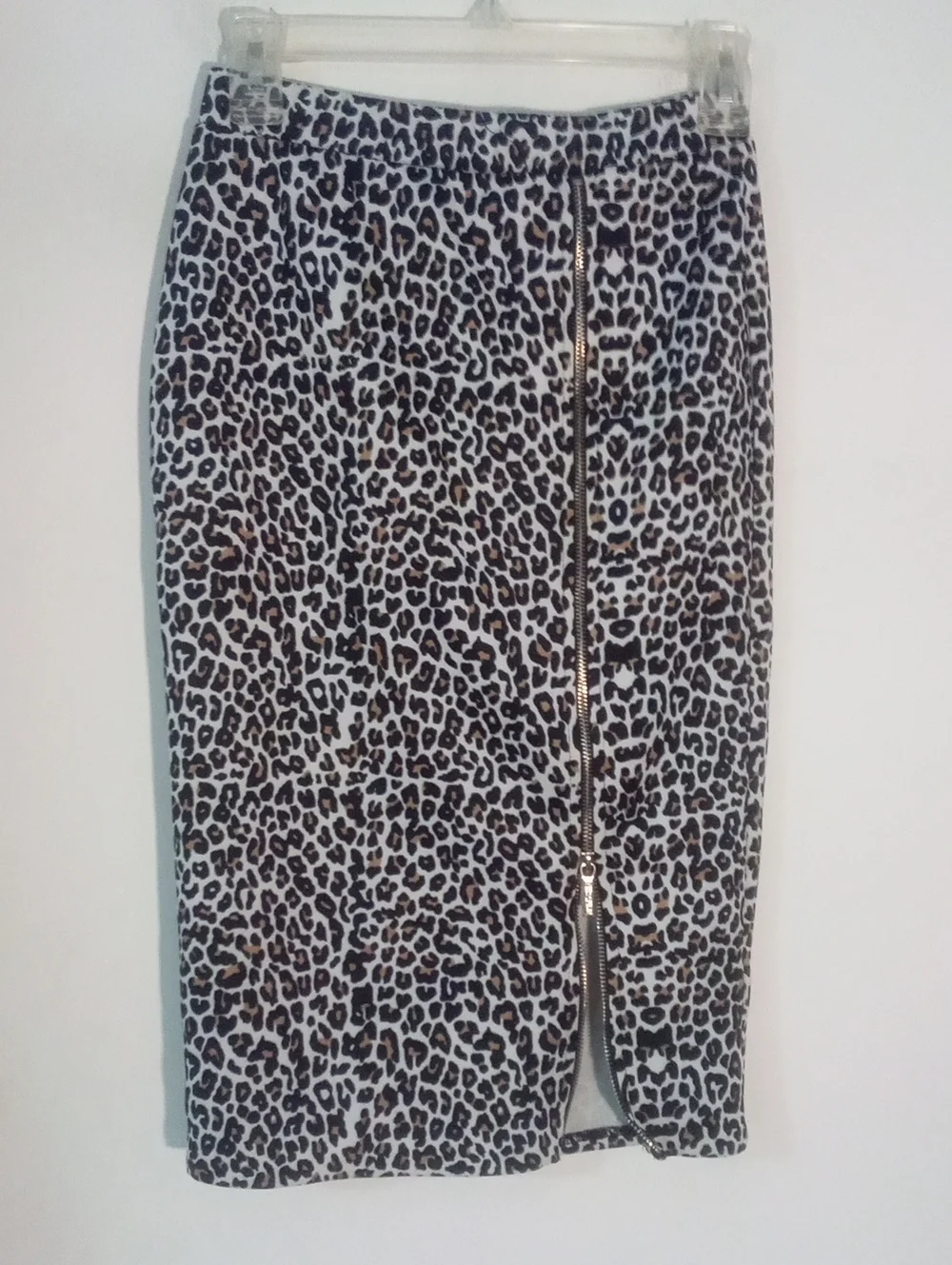 Kardashian Leopard Print Pencil Skirt with Front Zip XS EUC